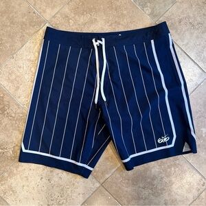 Nike 6.0 Mens Sz 38 Navy Striped Shorts Swimwear Cargo Pocket